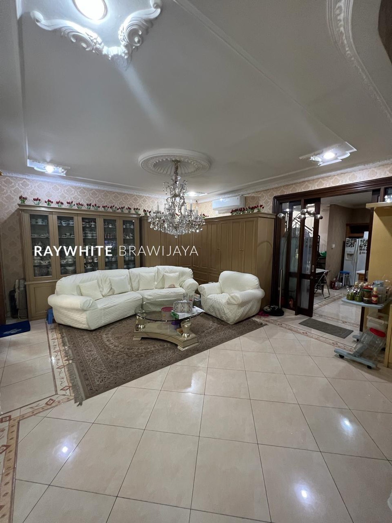 Rumah Modern Tropical Dalam Kompleks Bintaro Jaya