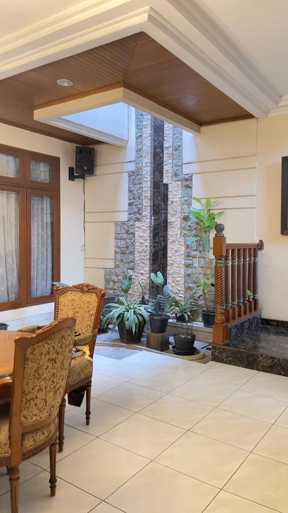 RUMAH DIJUAL JALAN CIAWI KEBAYORAN BARU JAKARTA SELATAN