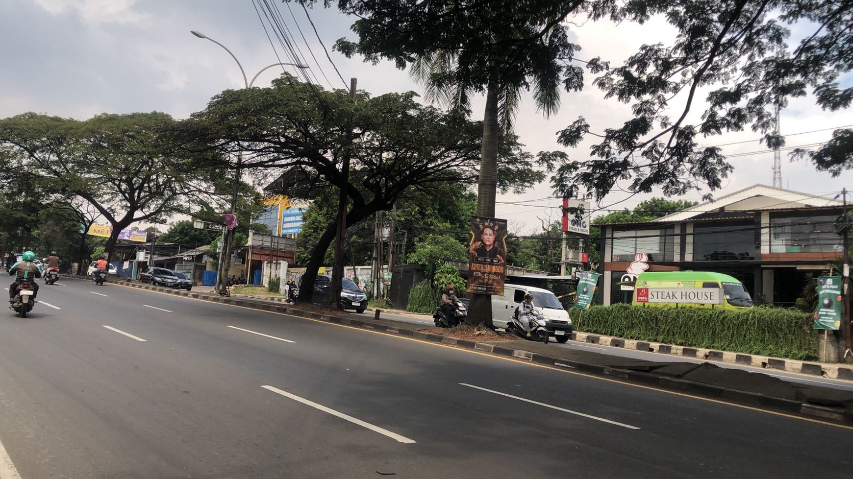 For sale Tanah Komersial lokasi Strategis Pinggir Jalan Raya Transyogi Cibubur