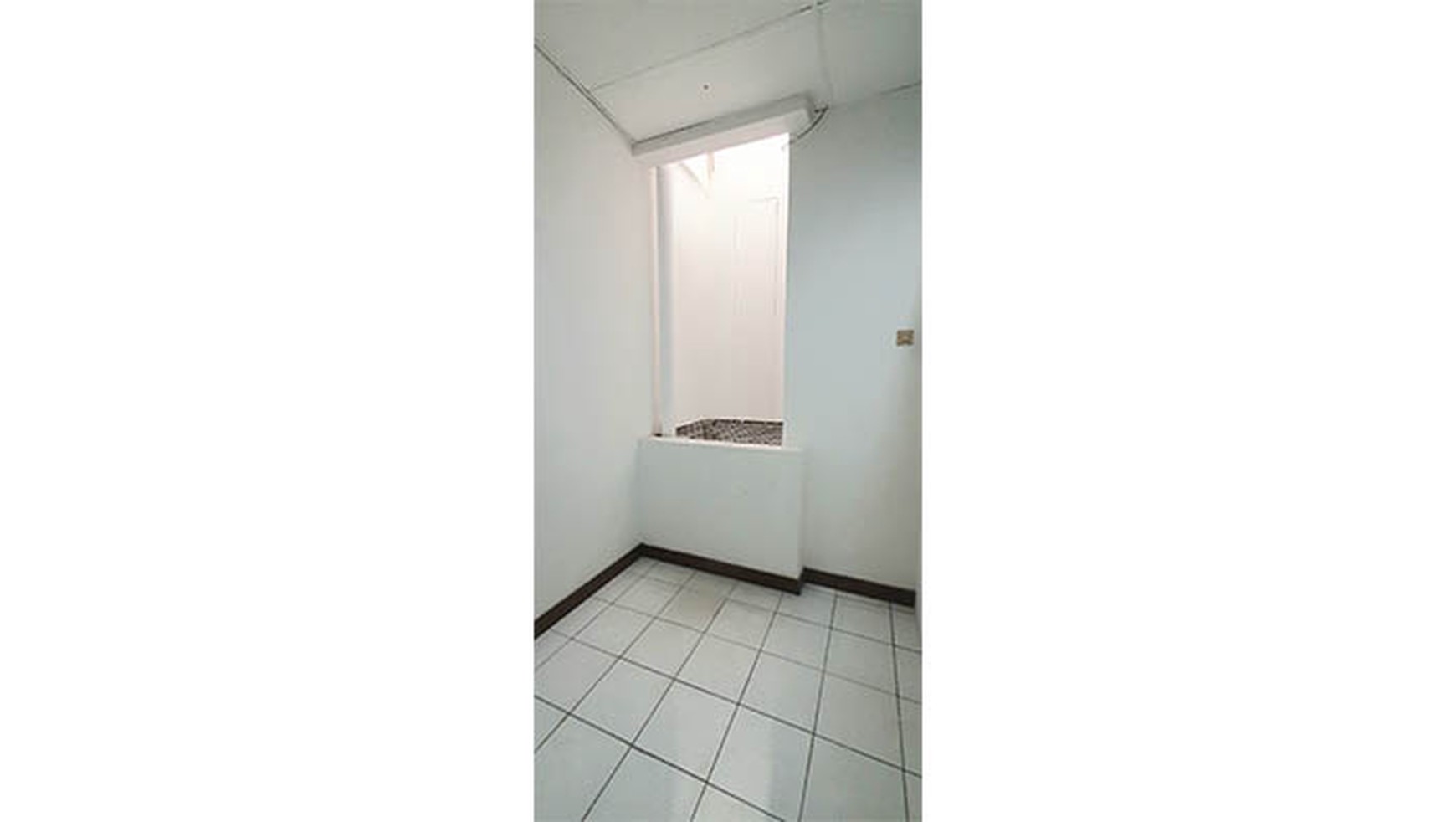 Ruang Kantor Disewa hanya lantai 4 saja di Ruko Bukit Gading Indah / Gading Bukit Indah depan Kirana, Kelapa Gading