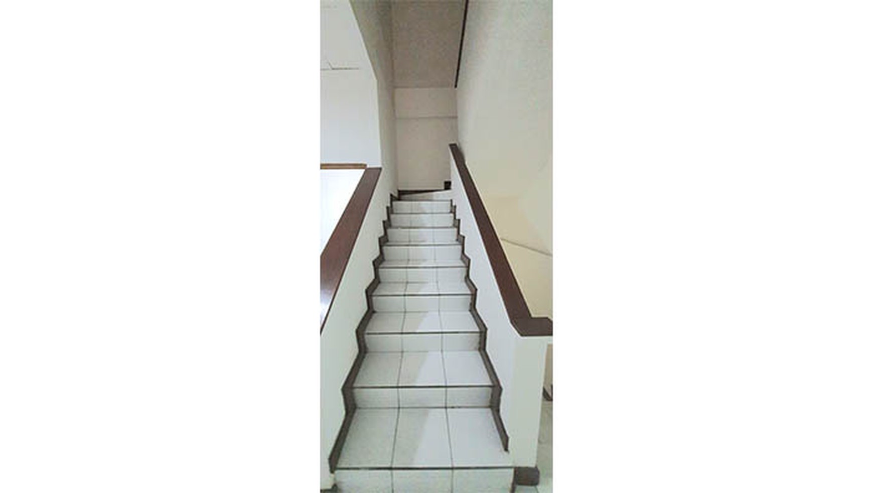 Ruang Kantor Disewa hanya lantai 4 saja di Ruko Bukit Gading Indah / Gading Bukit Indah depan Kirana, Kelapa Gading