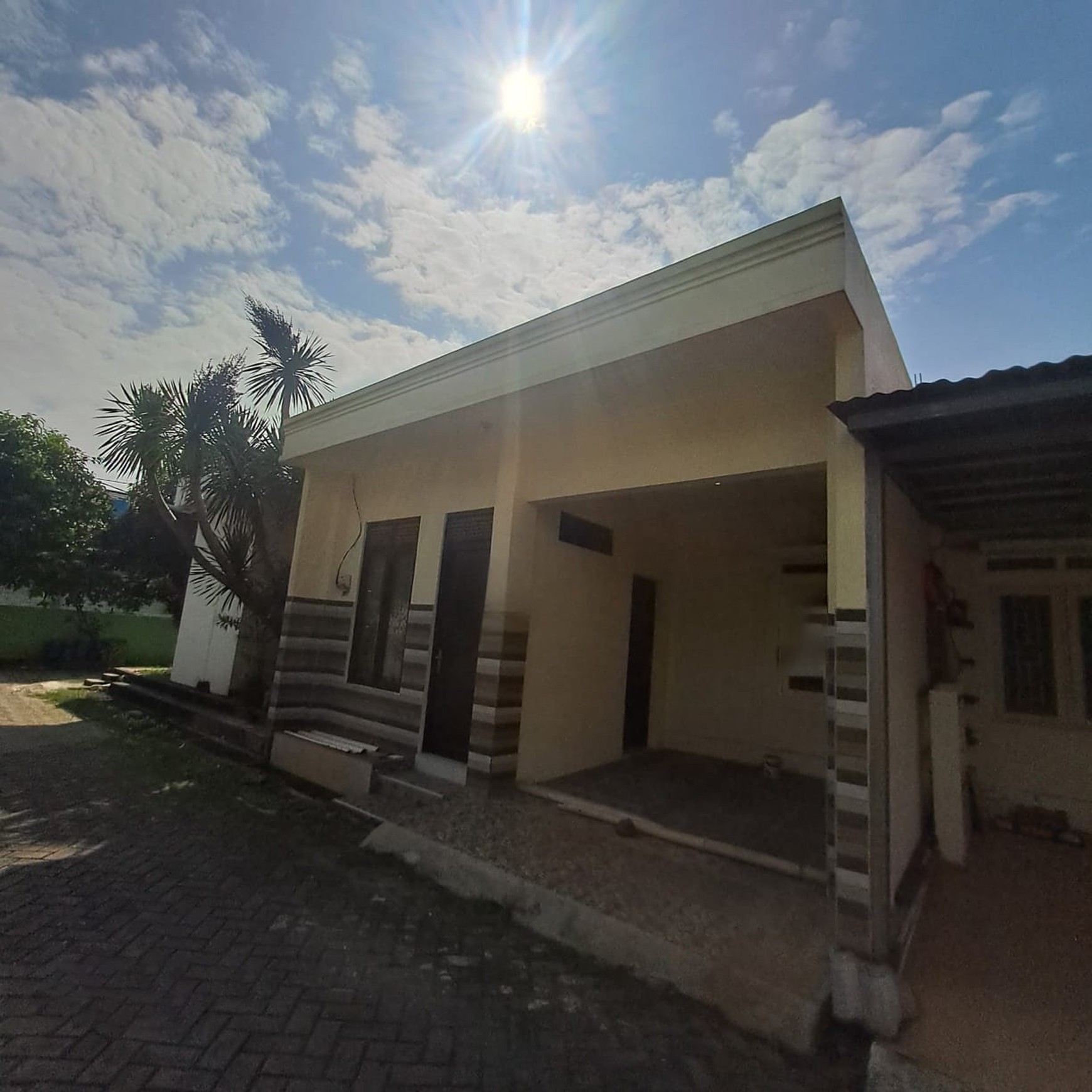 Rumah Siap Huni dengan Hunian Nyaman dan Asri di Ciputat