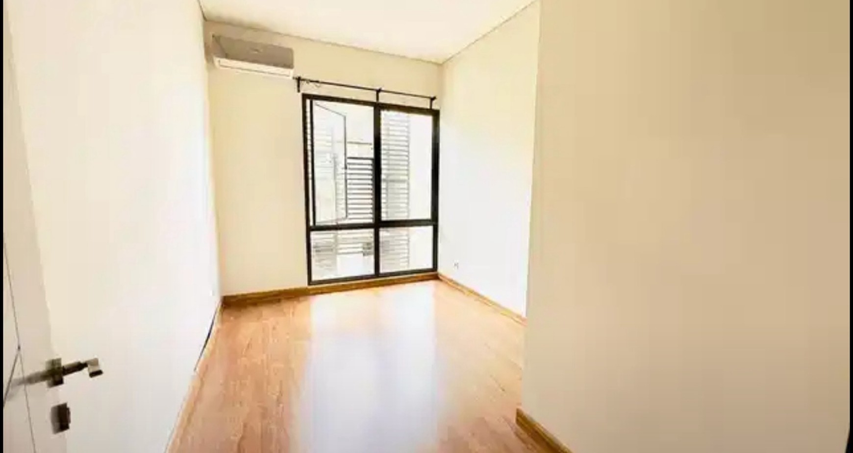 Termurah. Rumah modern Greenwich Park Whelford, BSD