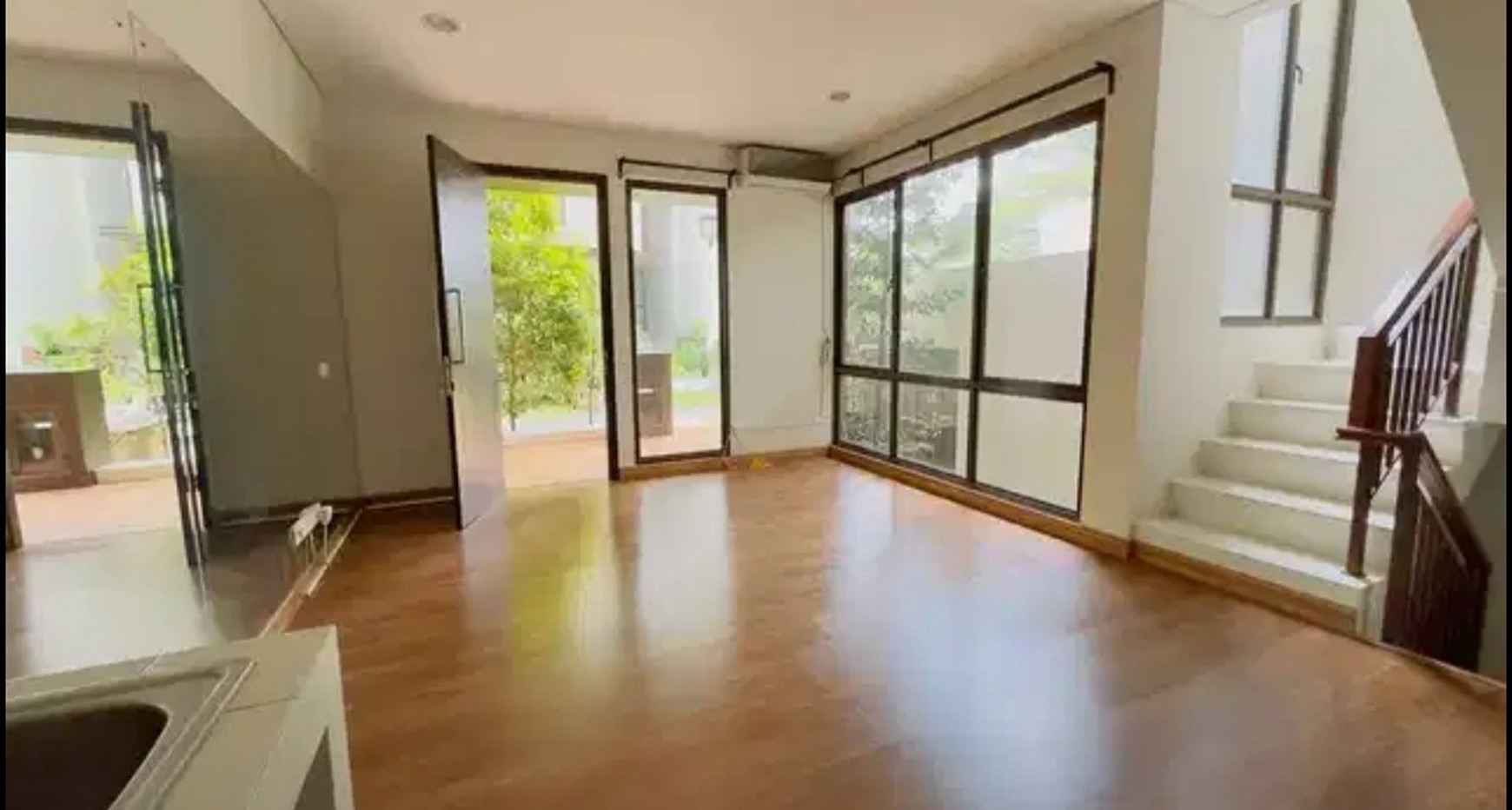 Termurah. Rumah modern Greenwich Park Whelford, BSD