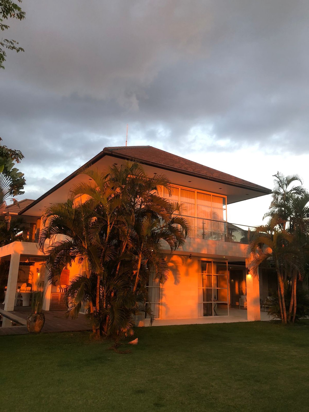 Freehold - Exquisite Private Estate with Ricefield and Breathtaking Sunsets view in Munggu, Bali
