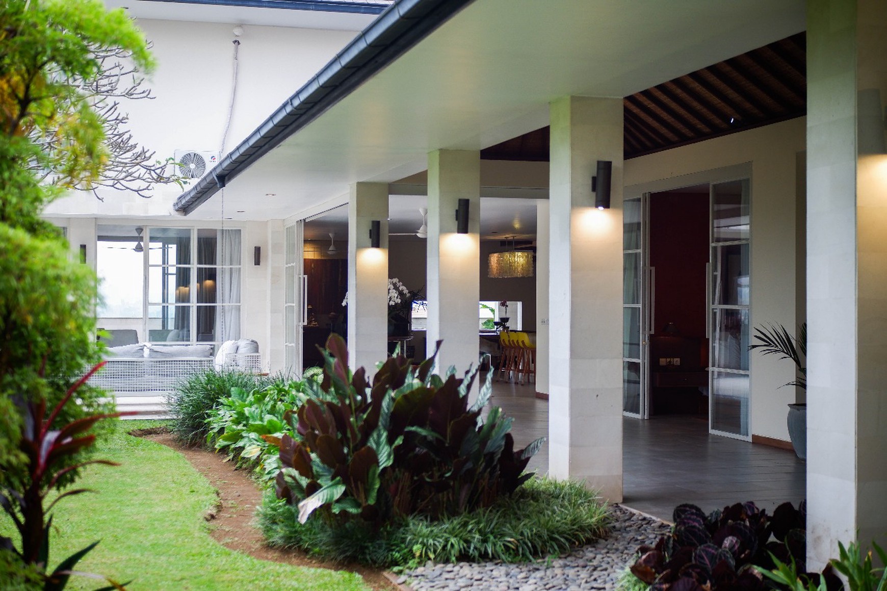 Freehold - Exquisite Private Estate with Ricefield and Breathtaking Sunsets view in Munggu, Bali
