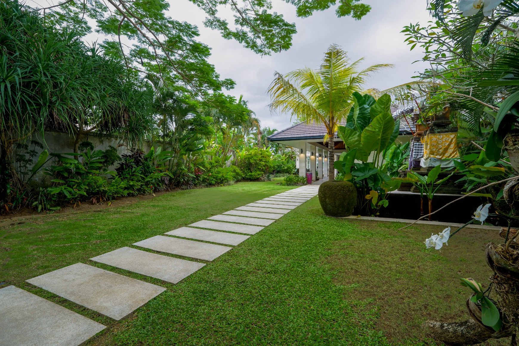 Freehold - Exquisite Private Estate with Ricefield and Breathtaking Sunsets view in Munggu, Bali