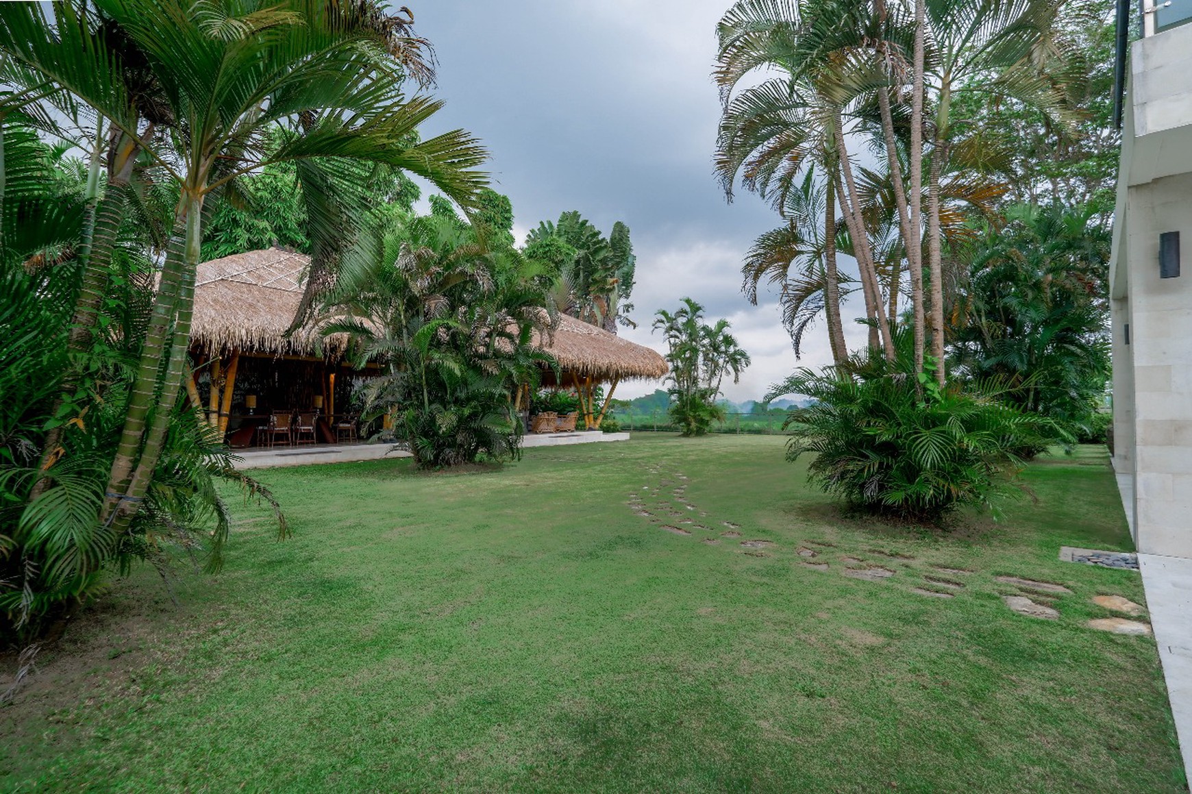 Freehold - Exquisite Private Estate with Ricefield and Breathtaking Sunsets view in Munggu, Bali