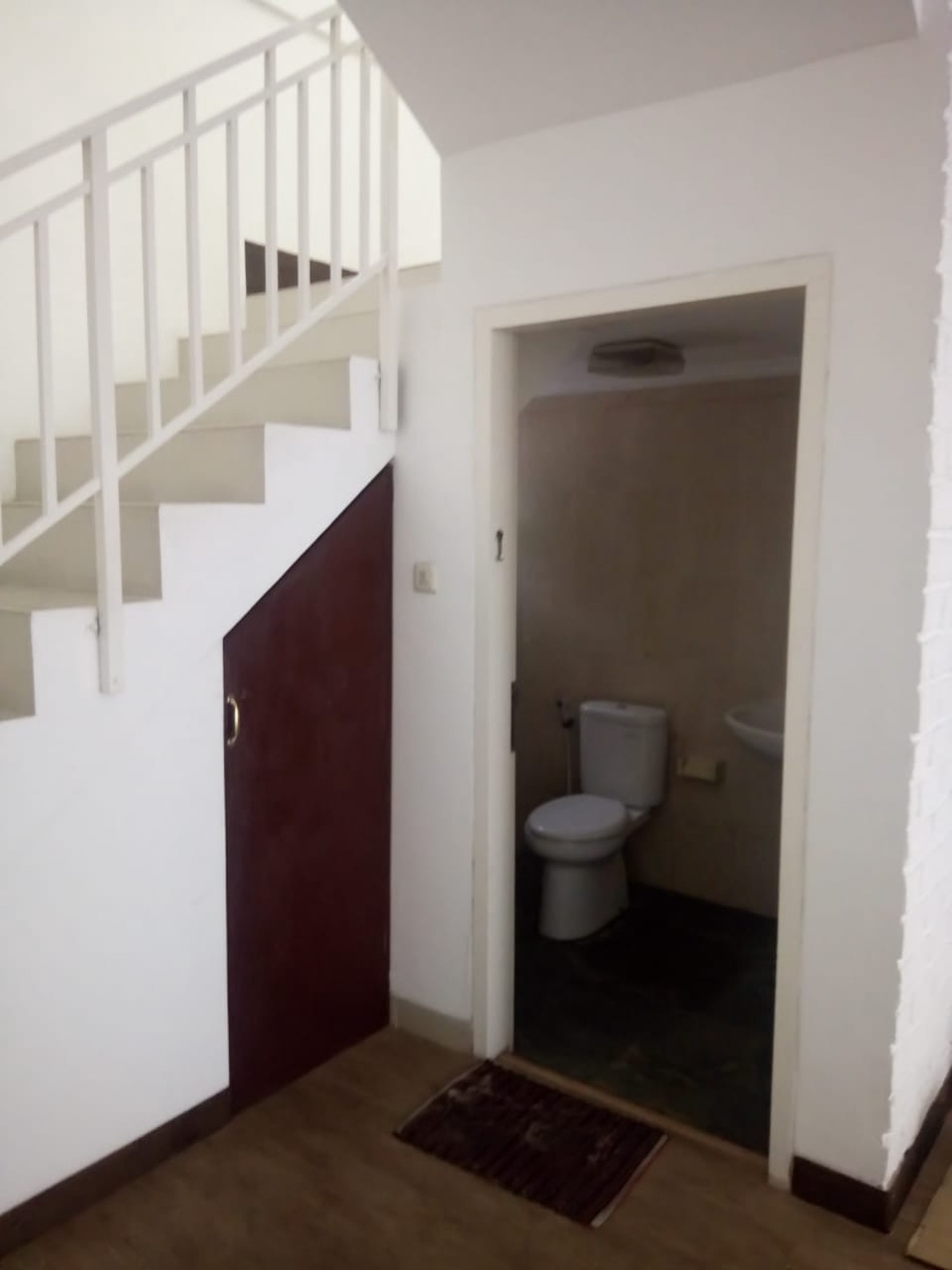 Ruko komersial 2 lantai siap pakai lokasi di kemang jakarta selatan 