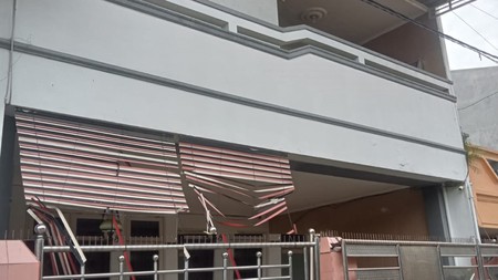 Dijual Rumah 2 lt di Babadan Rukun Surabaya