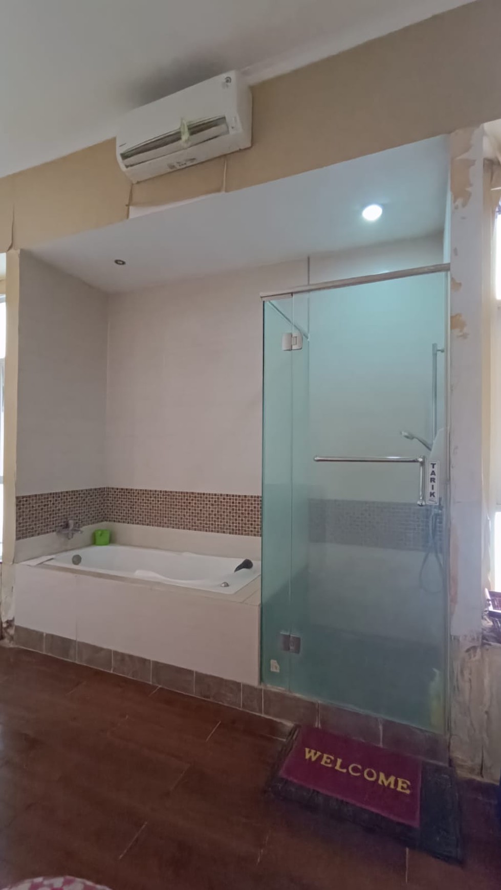 2 Unit Ruang Usaha Disewakan Diarea Perkantoran dan Bisnis Yap Square Jogja