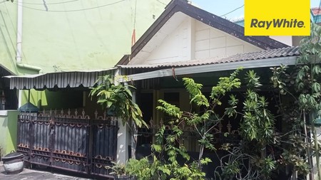Dijual Rumah di Jl Banyu Urip Wetan Surabaya