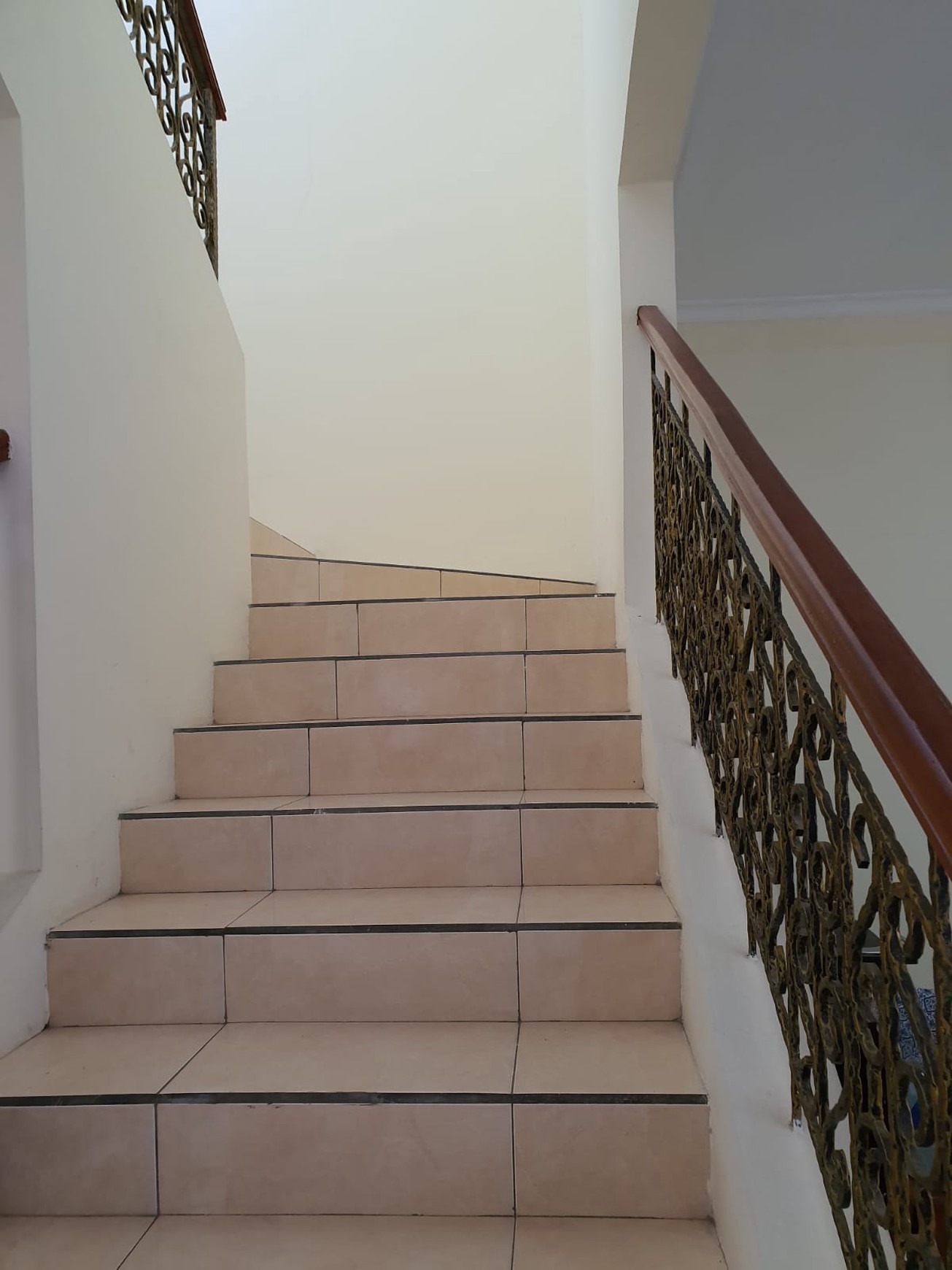 Rumah di Victoria River Park BSD 