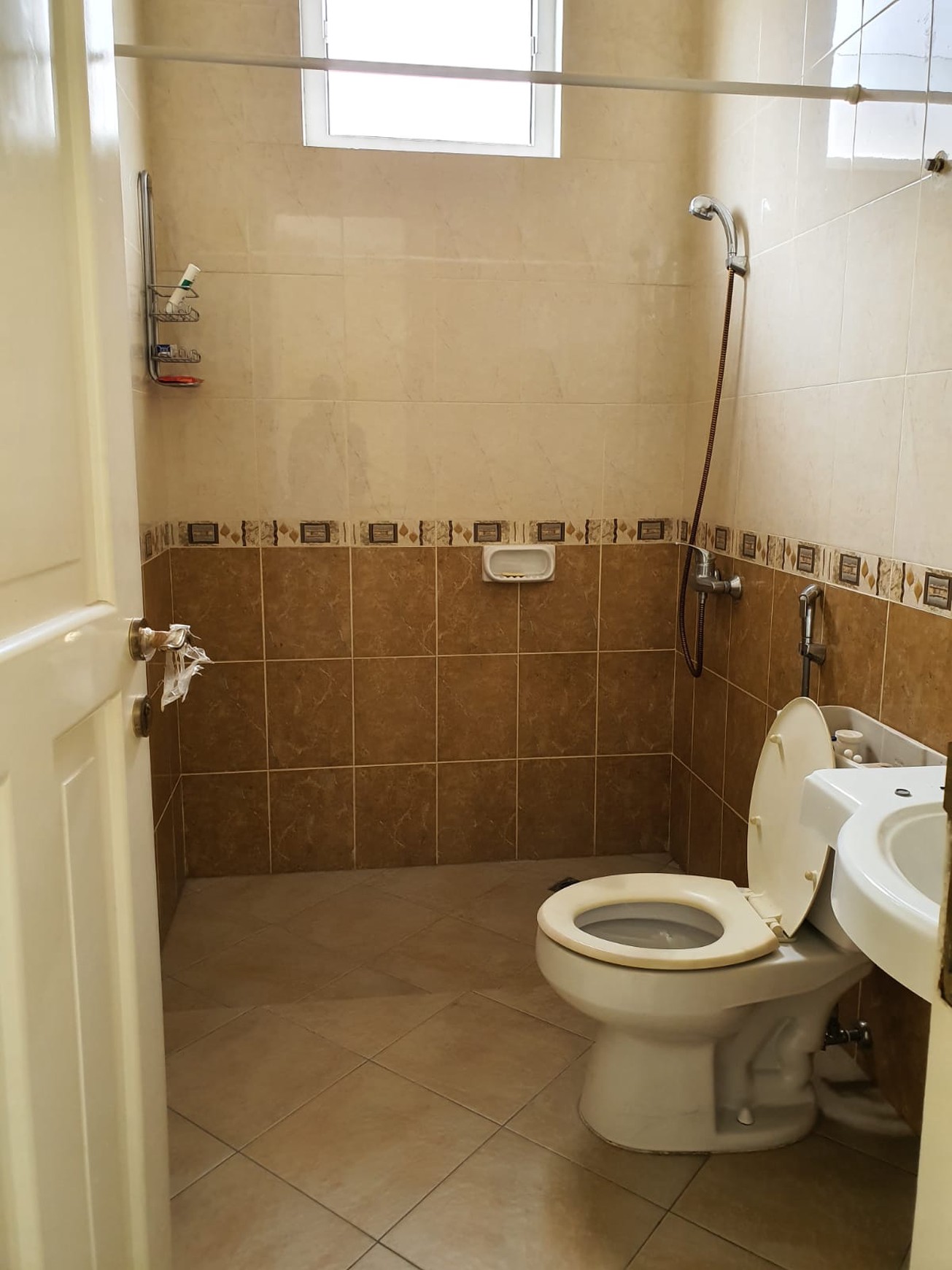 Rumah di Victoria River Park BSD 