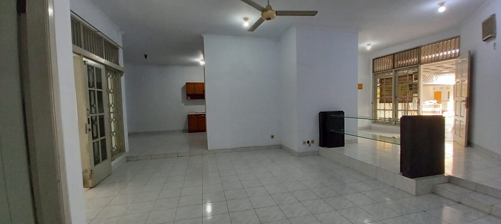 Rumah Asri Dekat Tol Jatiwaringin dan Becakayu di Jakarta Timur