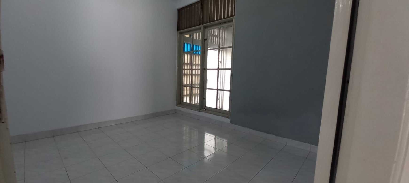 Rumah Asri Dekat Tol Jatiwaringin dan Becakayu di Jakarta Timur