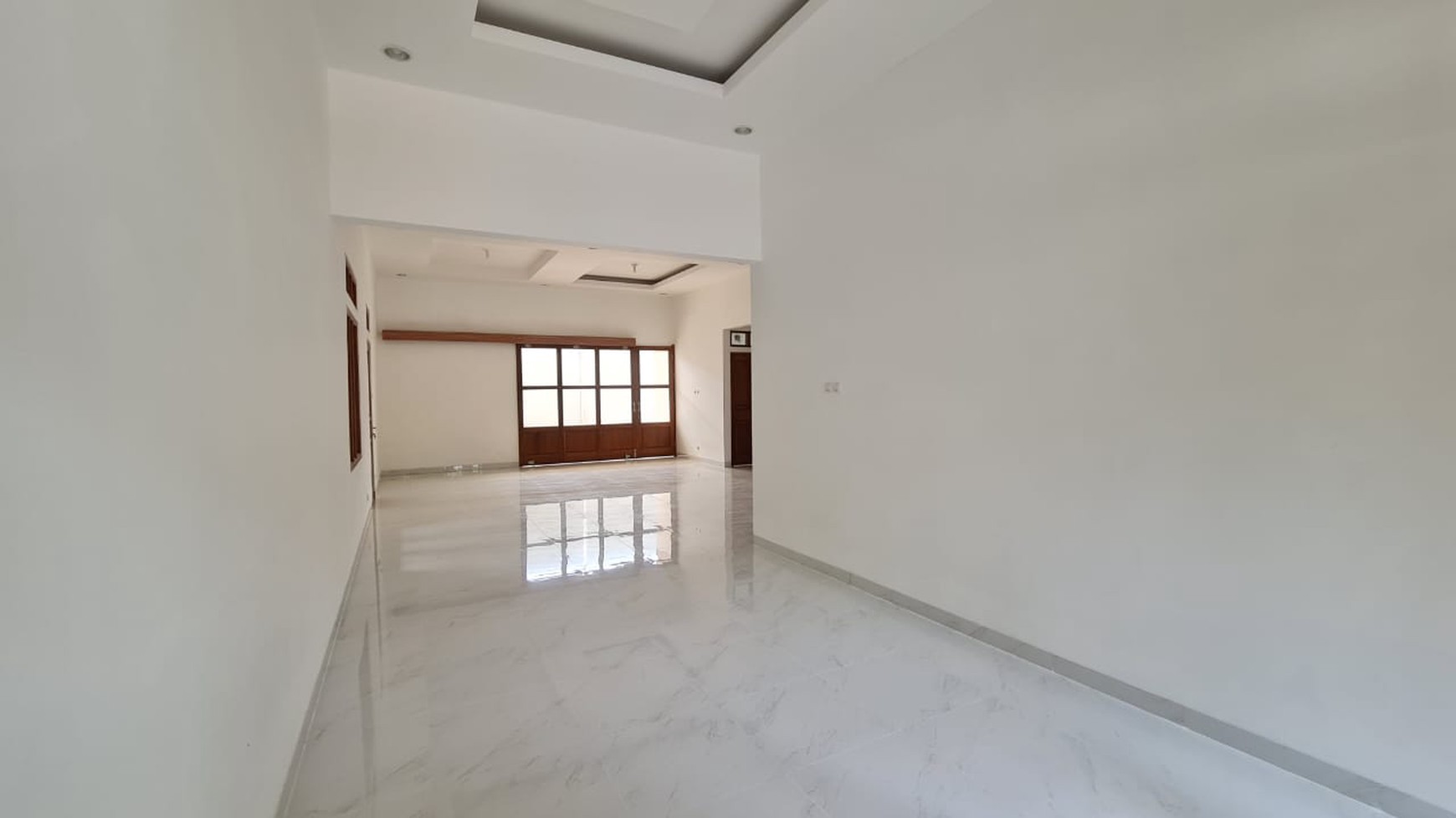 Rumah Tinggal 1 Lantai + Rooftop di Pejaten Mas Pasar Minggu
