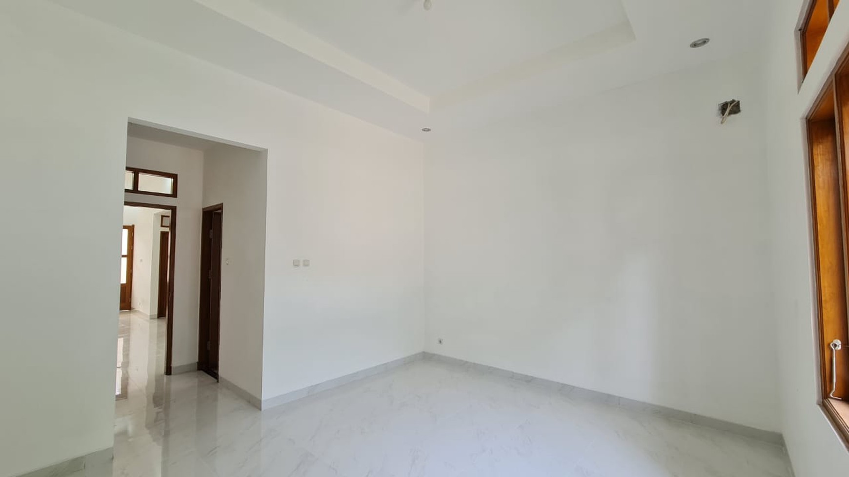Rumah Tinggal 1 Lantai + Rooftop di Pejaten Mas Pasar Minggu