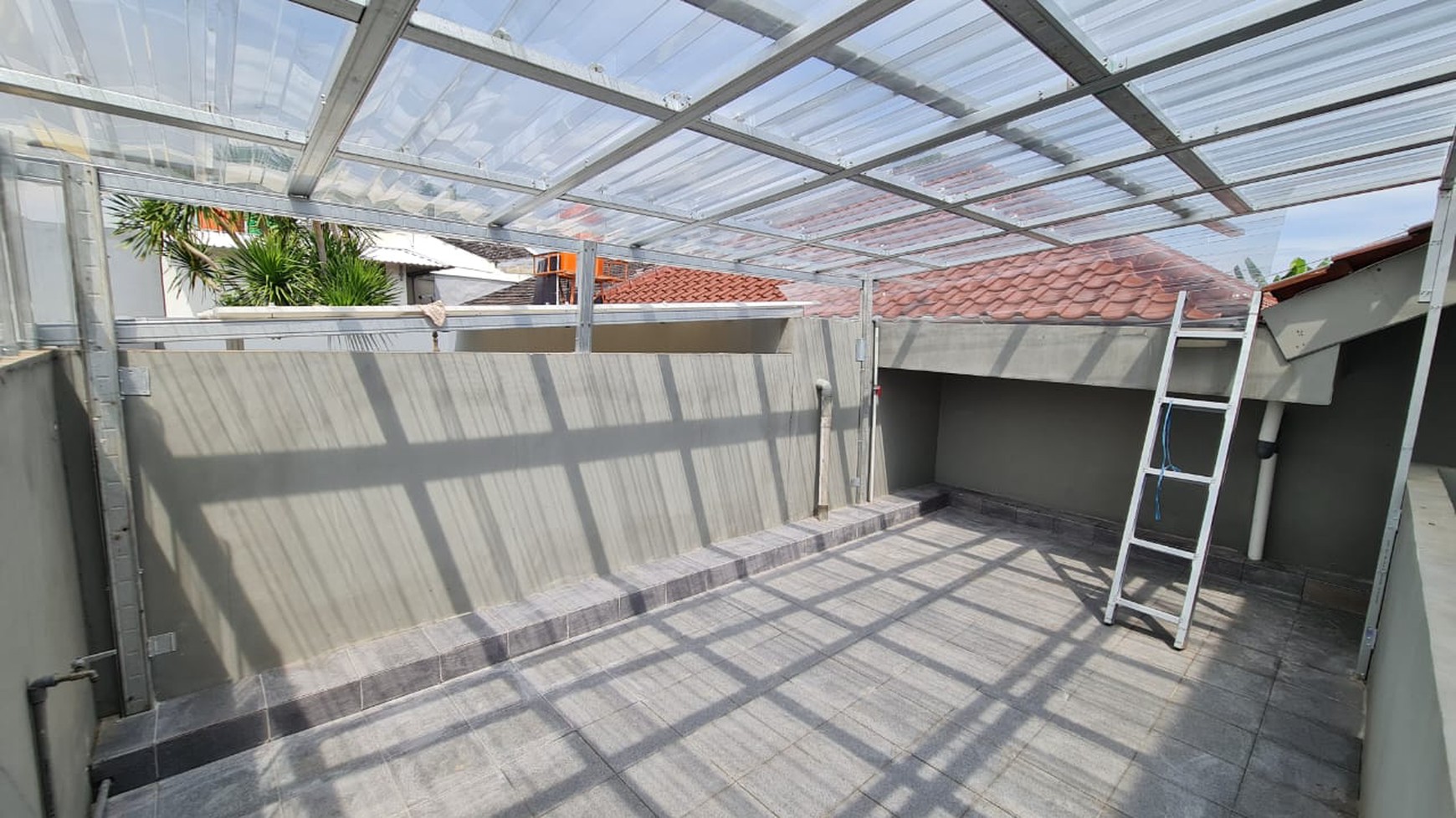Rumah Tinggal 1 Lantai + Rooftop di Pejaten Mas Pasar Minggu
