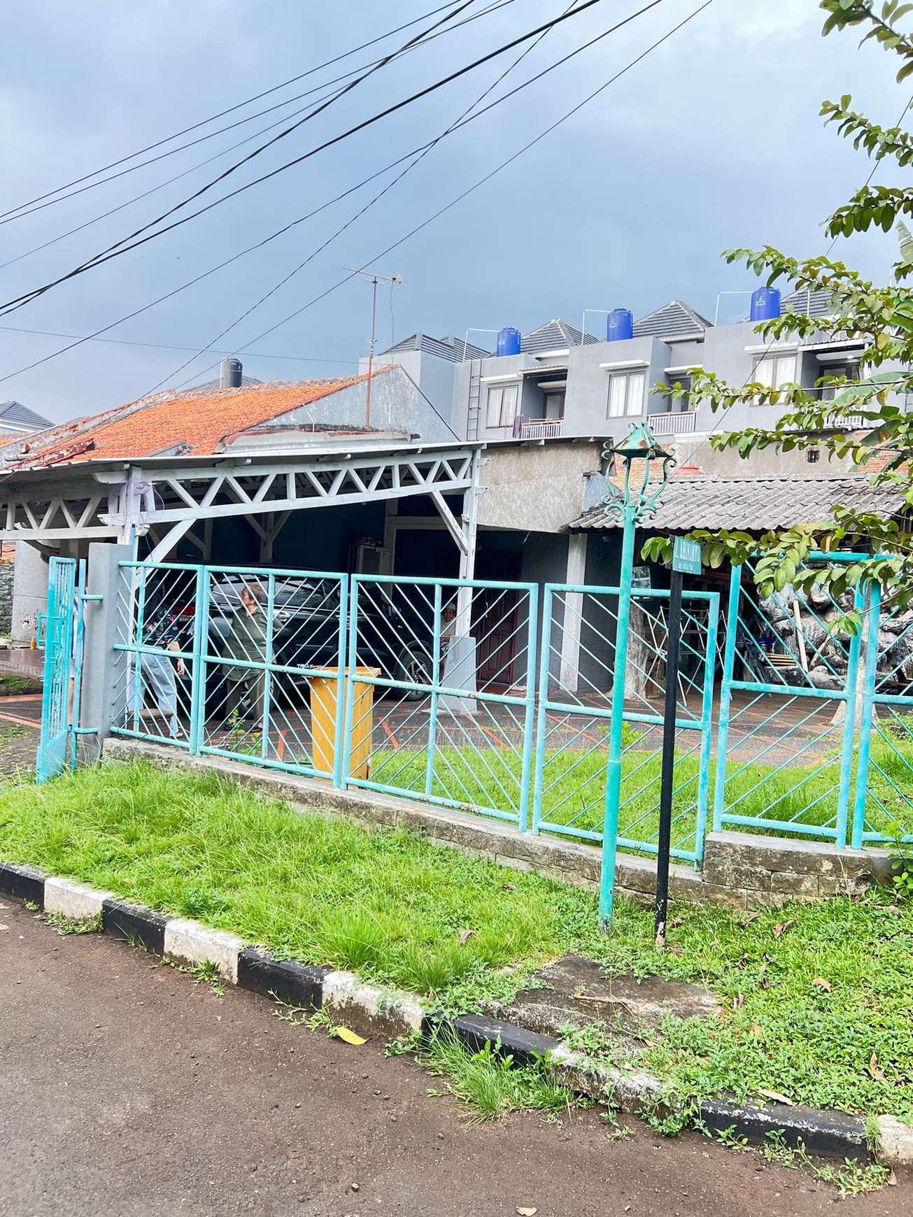 Rumah dengan halaman luas di Witana Harja