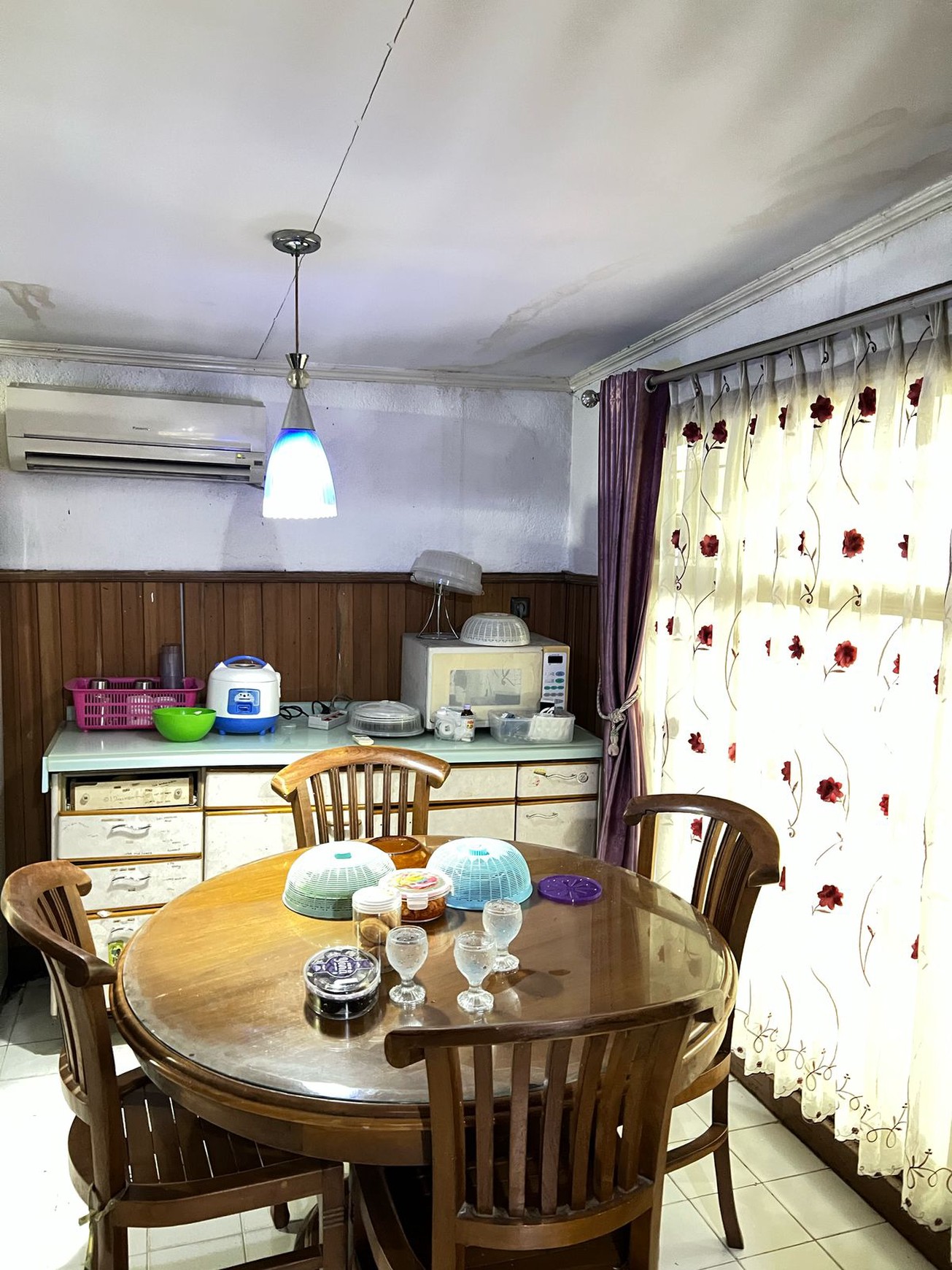 Rumah dengan halaman luas di Witana Harja