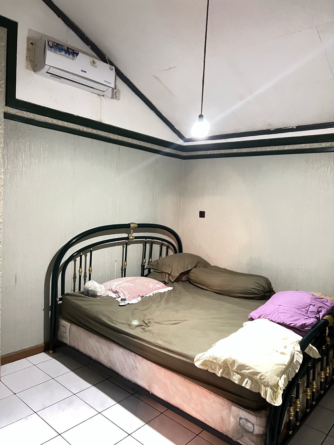 Rumah dengan halaman luas di Witana Harja