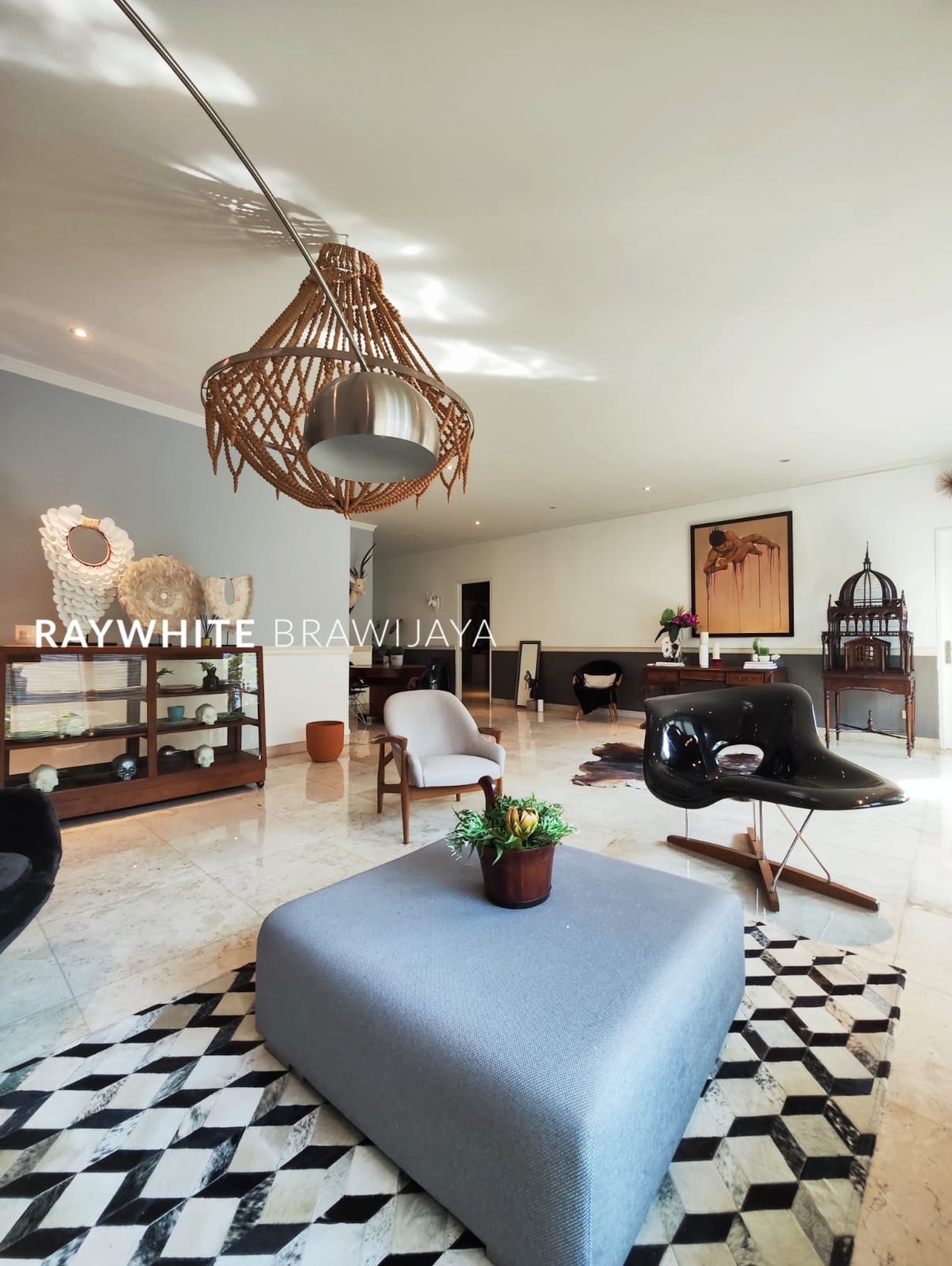 Rumah Modern Siap Huni Lingkungan Tenang Area Kebayoran Baru