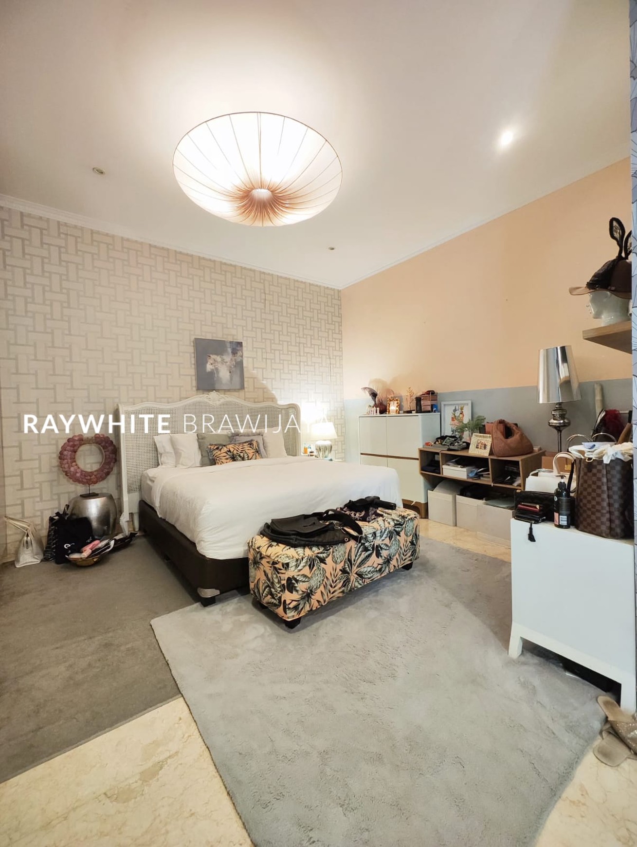 Rumah Modern Siap Huni Lingkungan Tenang Area Kebayoran Baru