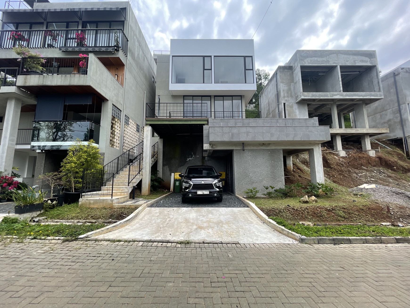 Rumah Dengan Kolam Renang di Dago Village Cocok Untuk Villa