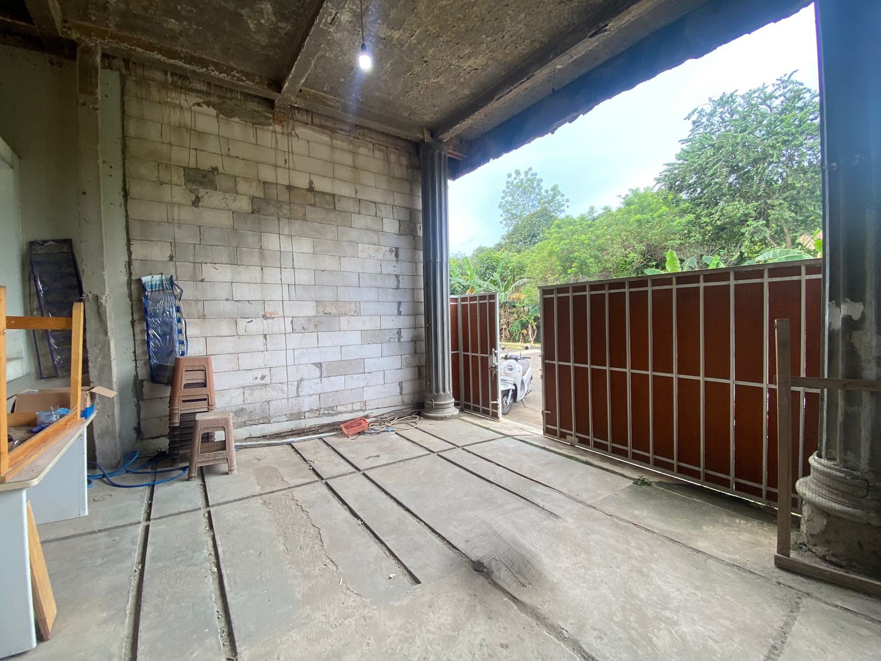 Rumah Butuh Renovasi di Cibubur Country, Cikeas