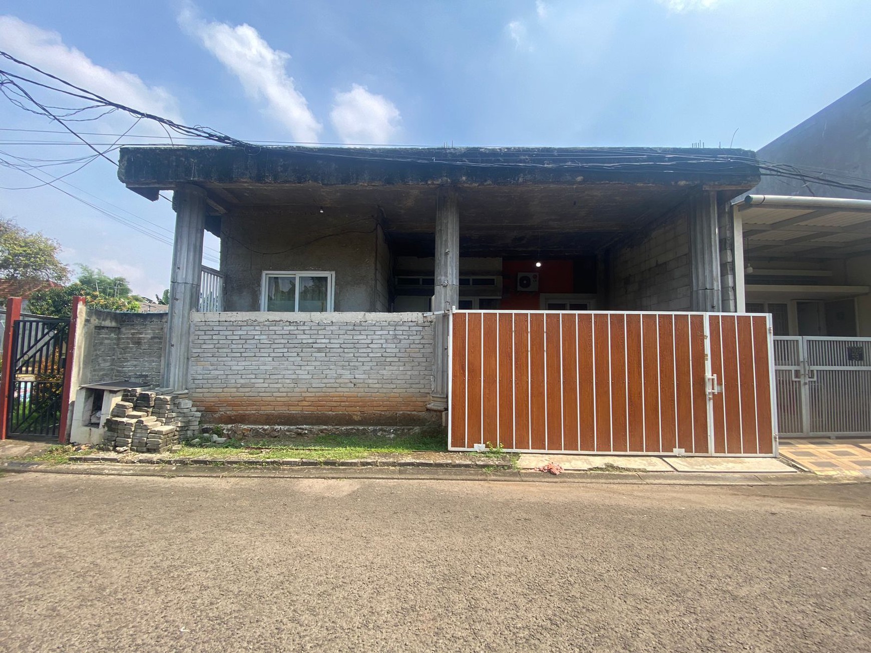 Rumah Butuh Renovasi di Cibubur Country, Cikeas