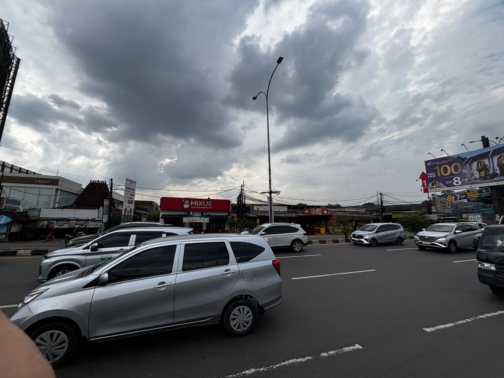 For sale Tanah Komersial lokasi Strategis Pinggir Jalan Raya Transyogi Cibubur Dekat Pintu Toll Jatikarya