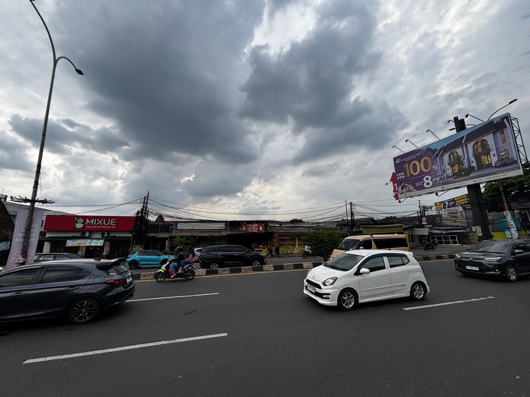 For sale Tanah Komersial lokasi Strategis Pinggir Jalan Raya Transyogi Cibubur Dekat Pintu Toll Jatikarya