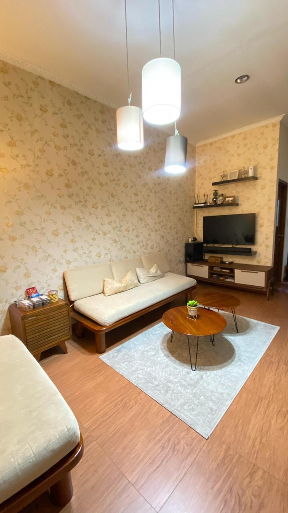 Rumah rapi siap huni di Villa Pamulang