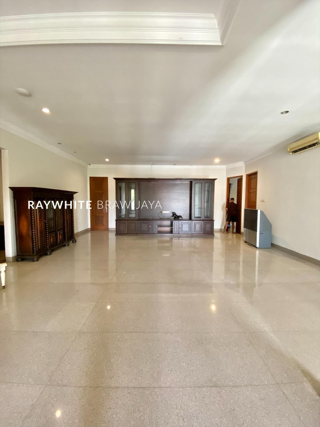 Rumah Dalam Kompleks Elit Area Taman Patra Kuningan