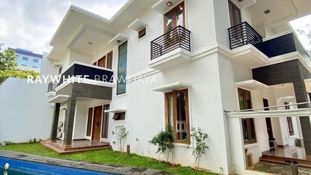 Rumah Dalam Kompleks Elit Area Taman Patra Kuningan