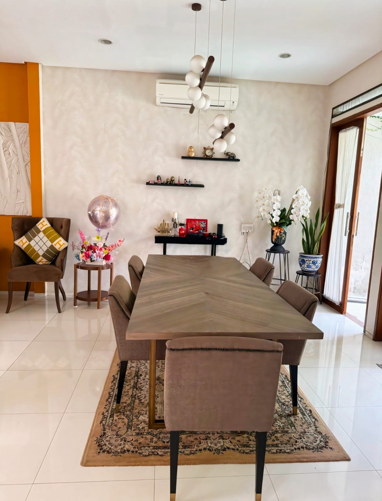 Rumah siap huni,ada pool di Bintaro Jaya 9