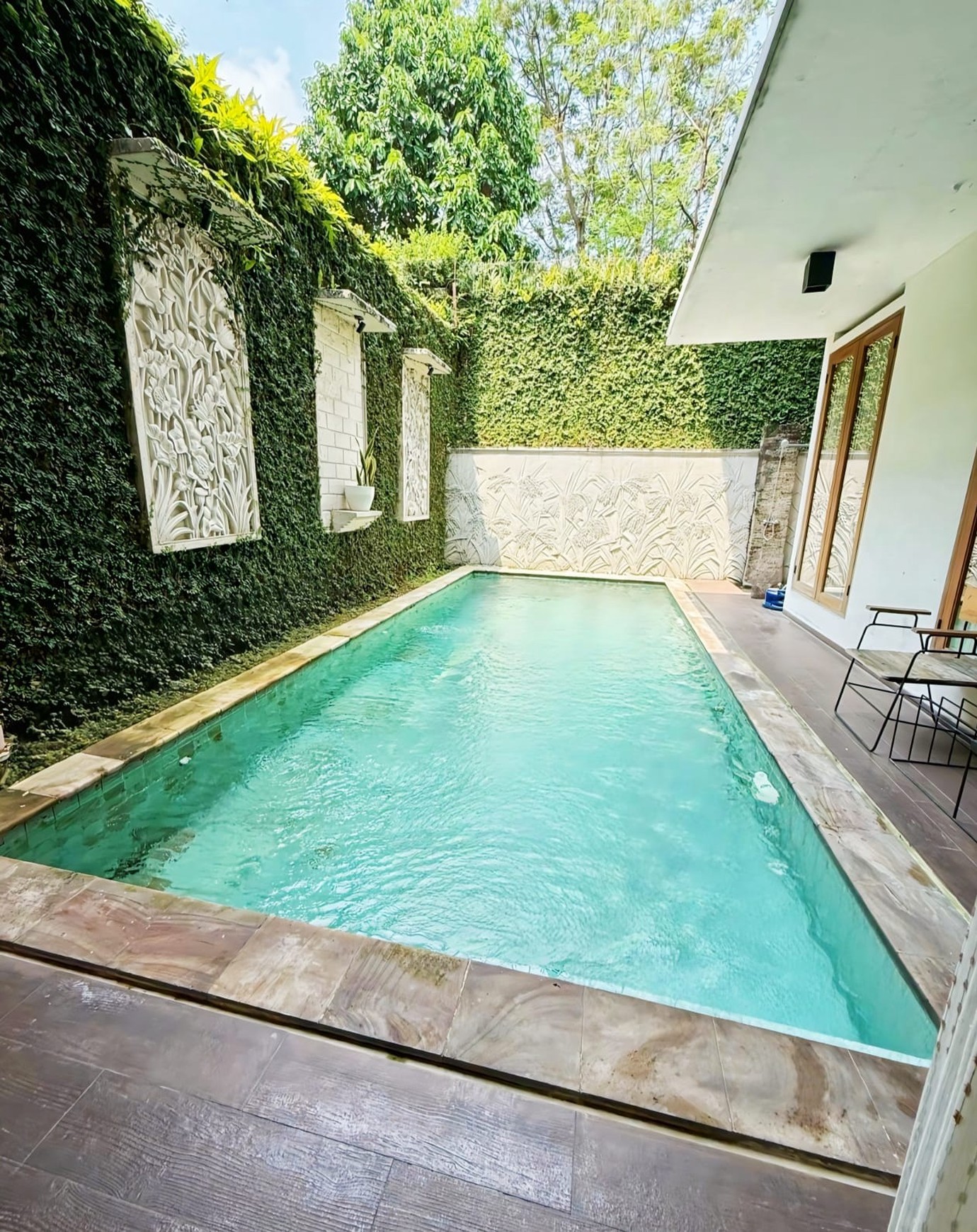 Rumah siap huni,ada pool di Bintaro Jaya 9