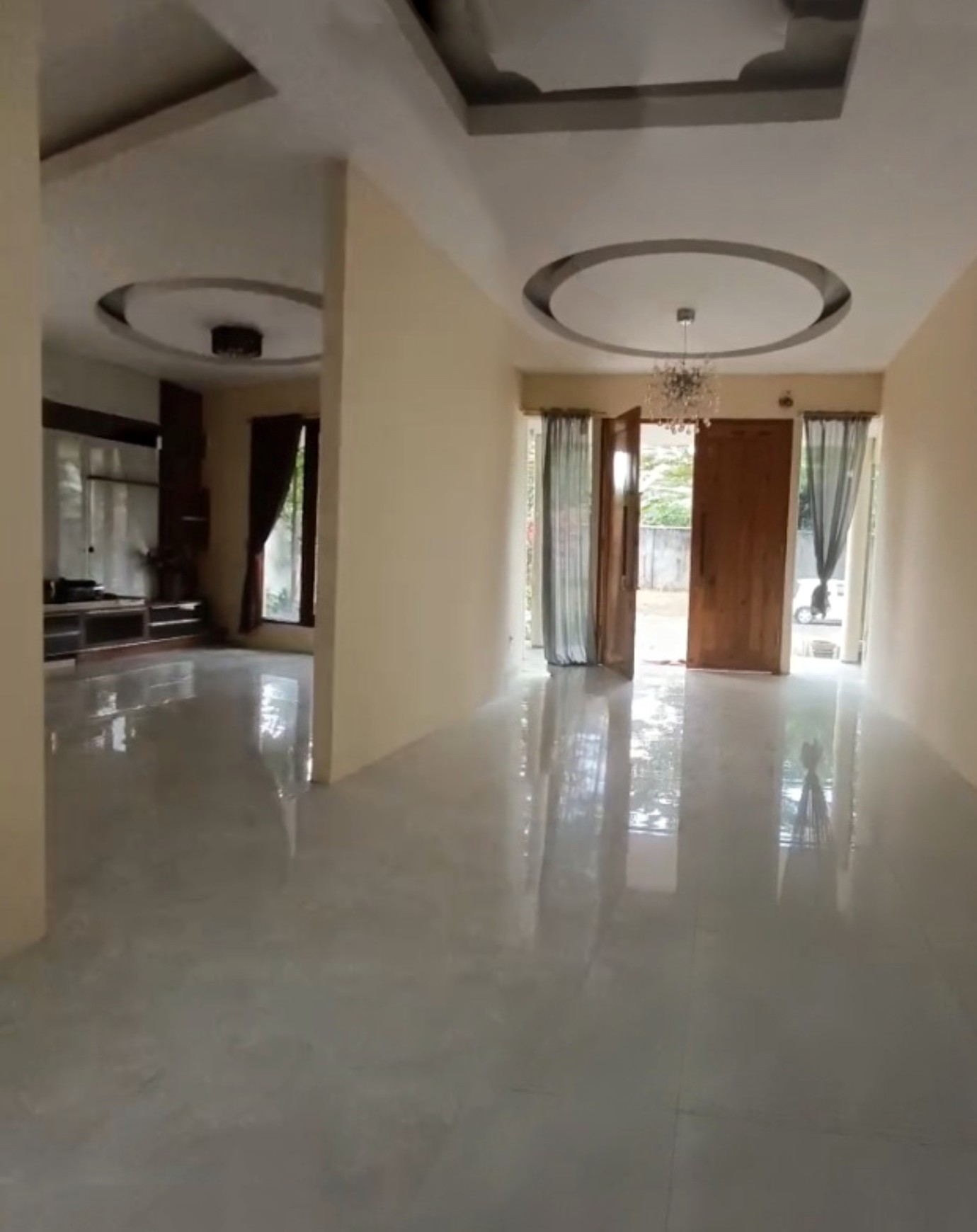 Rumah Mewah Di Perumahan Premium Citra Grand Mutiara