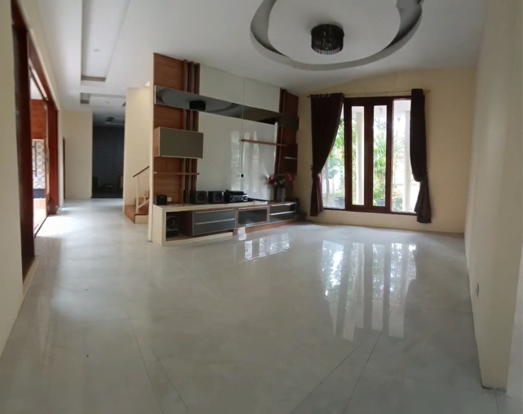 Rumah Mewah Di Perumahan Premium Citra Grand Mutiara