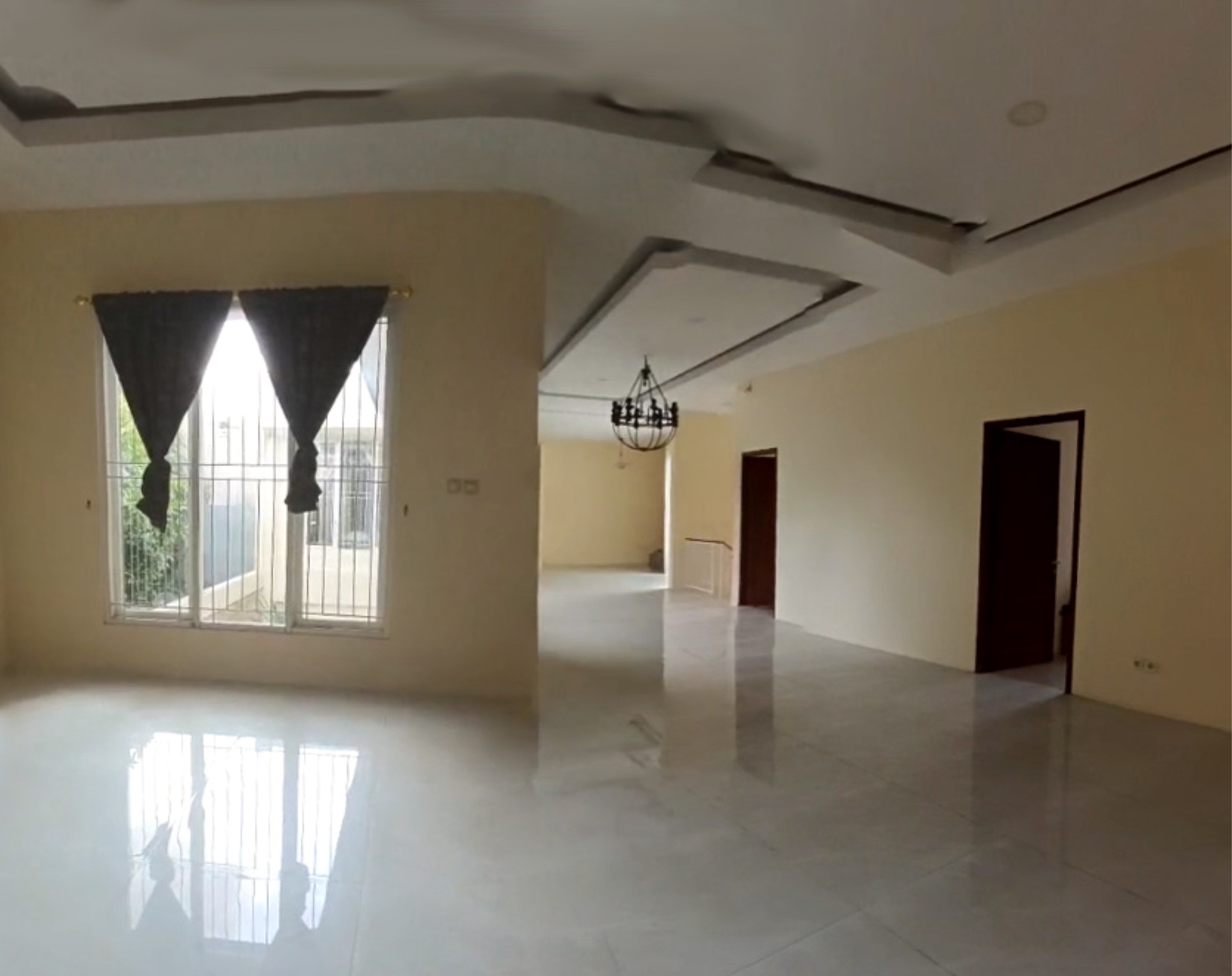 Rumah Mewah Di Perumahan Premium Citra Grand Mutiara