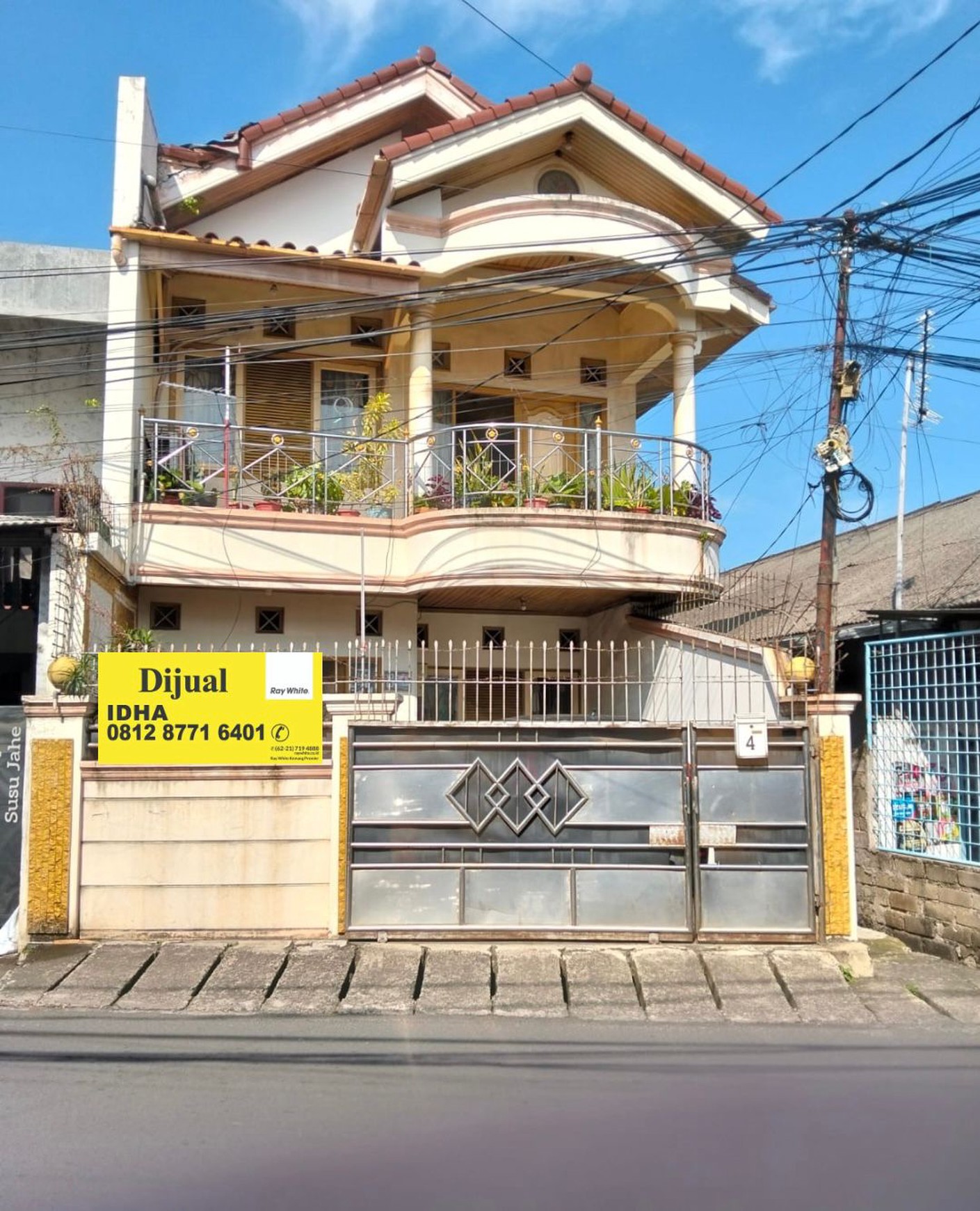 Rumah 2 lantai cibubur lokasi sangat strategis dijual cepat 