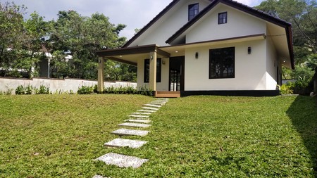 RUMAH DIJUAL SIAP HUNI POSISI HOEK KOMPLEK LAKESIDE HOME SENTUL CITY