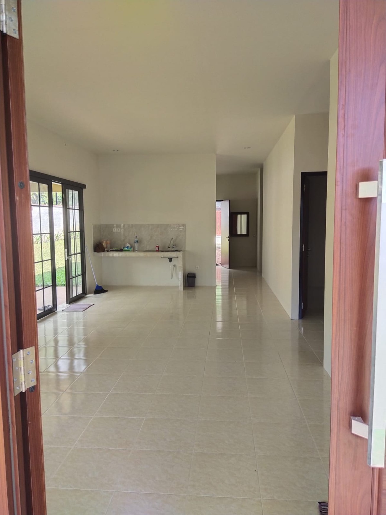 RUMAH DIJUAL SIAP HUNI POSISI HOEK KOMPLEK LAKESIDE HOME SENTUL CITY