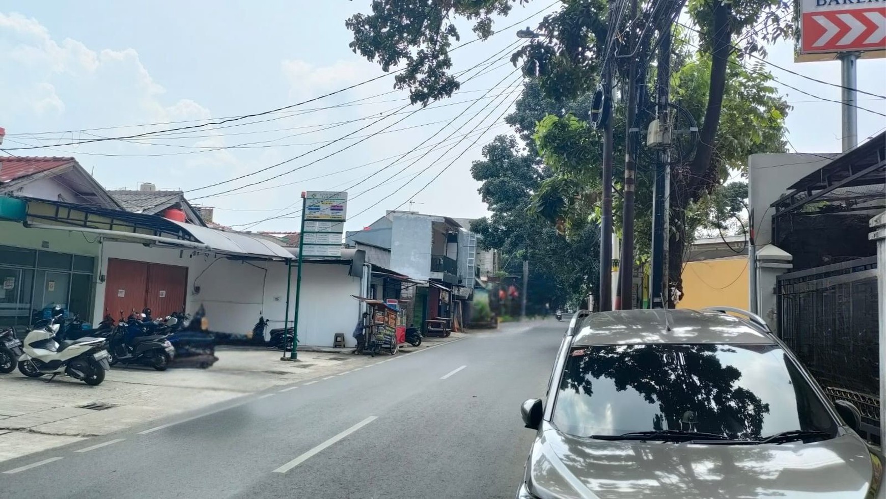 Rumah Semi Kantor di Daerah Monumen Pancasila Pinggir Jalan Utama