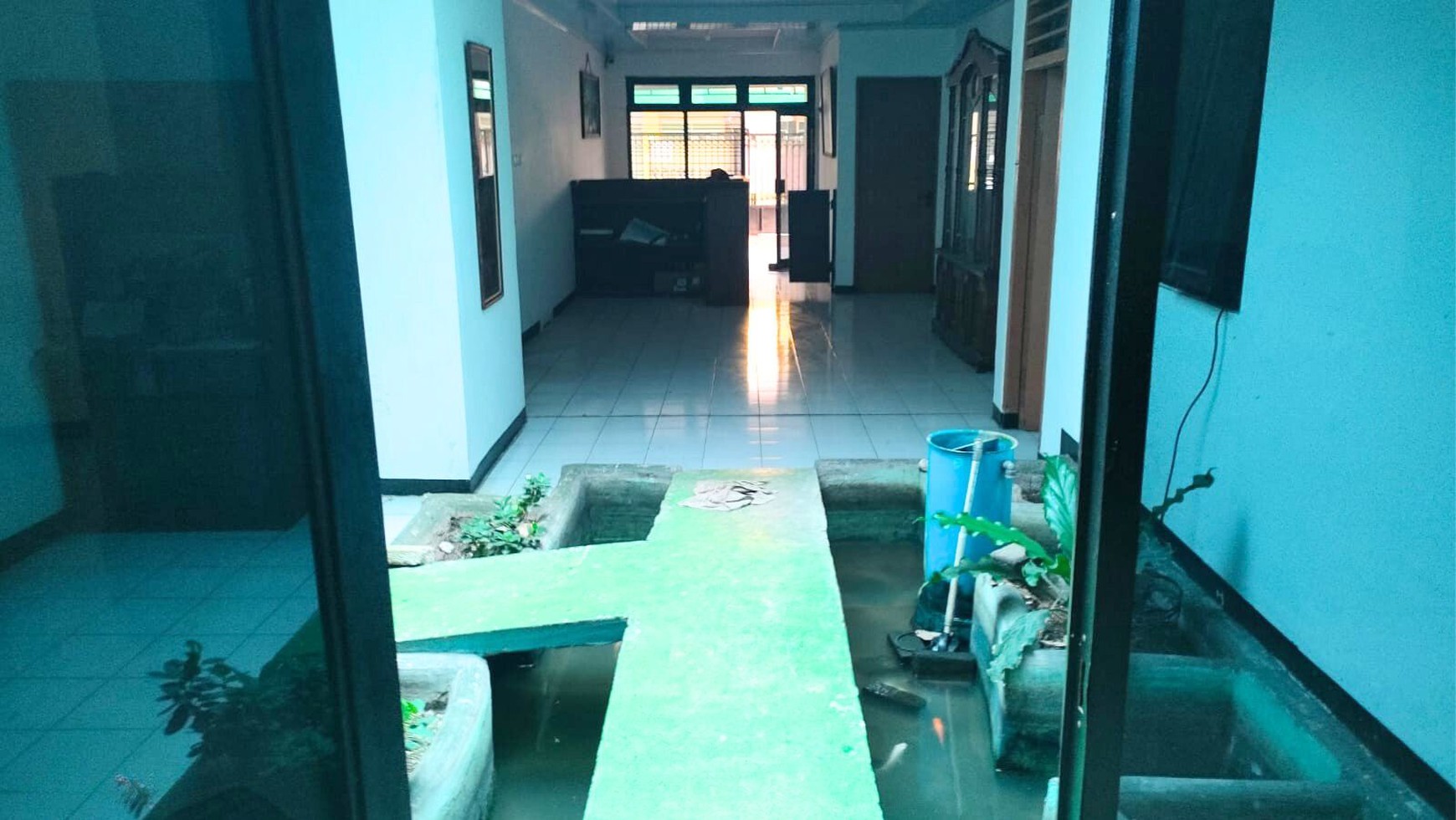 Rumah Semi Kantor di Daerah Monumen Pancasila Pinggir Jalan Utama