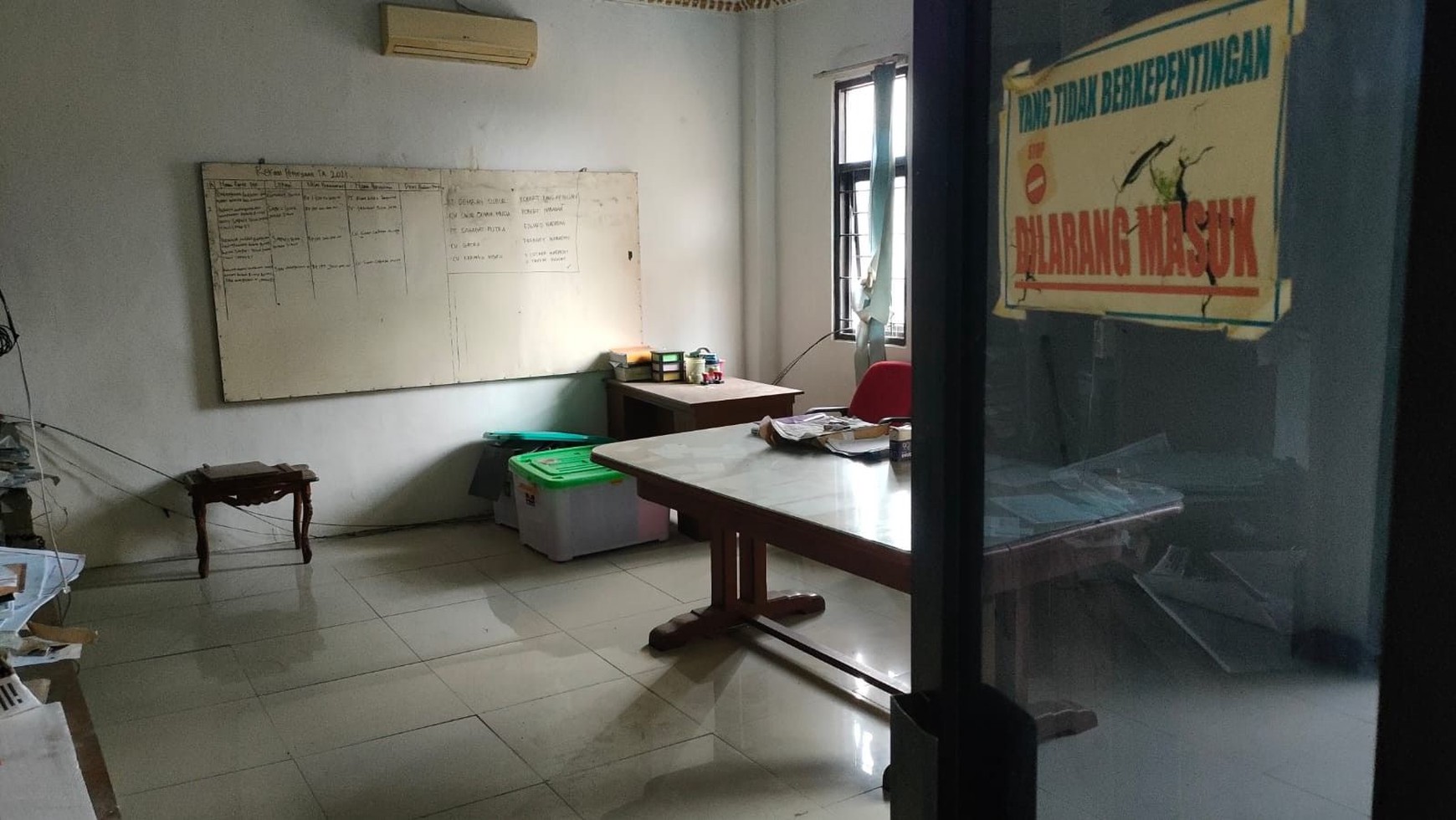 Rumah Semi Kantor di Daerah Monumen Pancasila Pinggir Jalan Utama