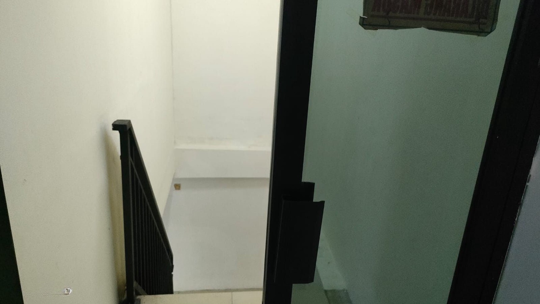 Rumah Semi Kantor di Daerah Monumen Pancasila Pinggir Jalan Utama