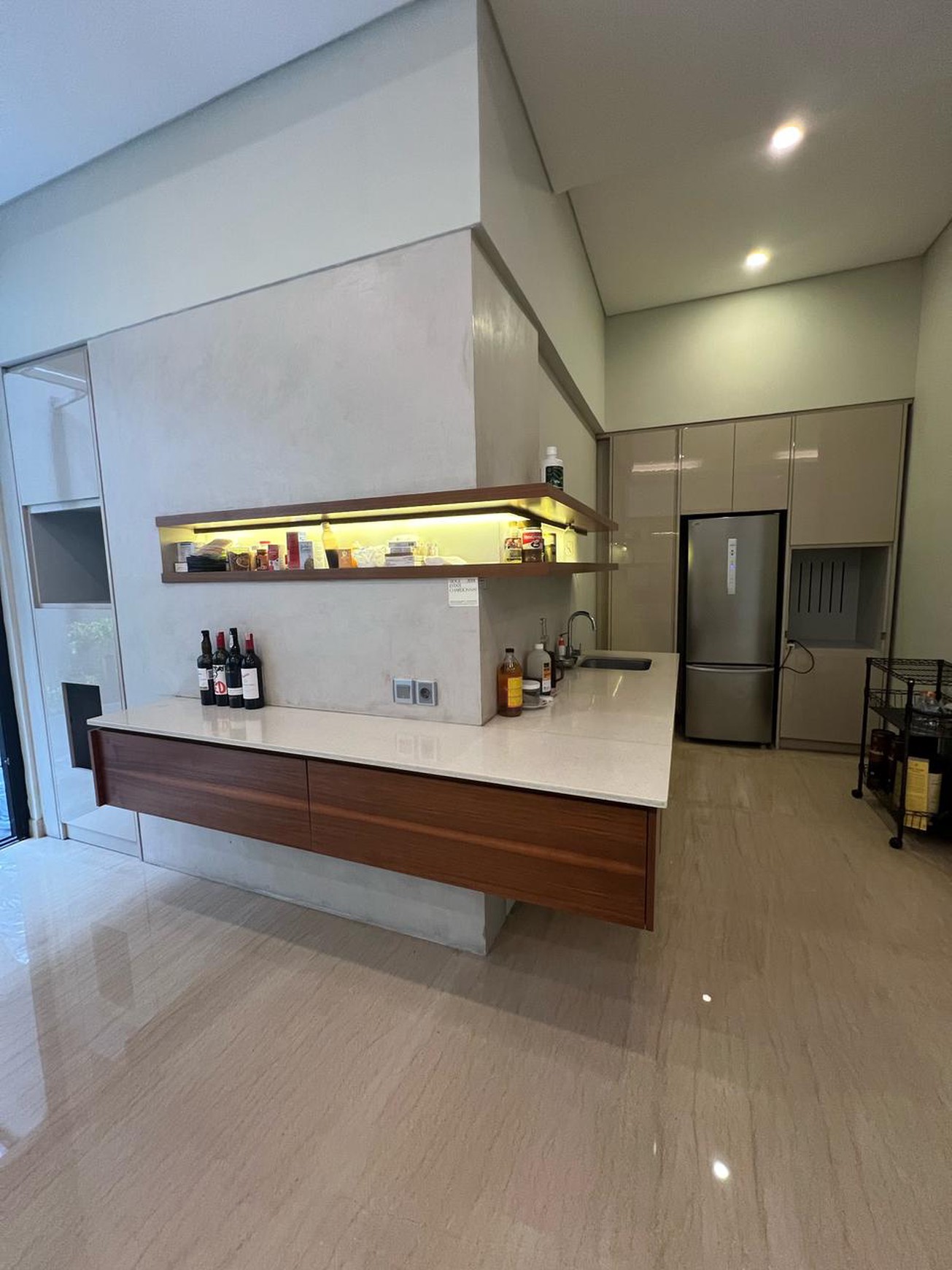 Rumah Mewah Semi Furnished di Tengah Kota Bandung