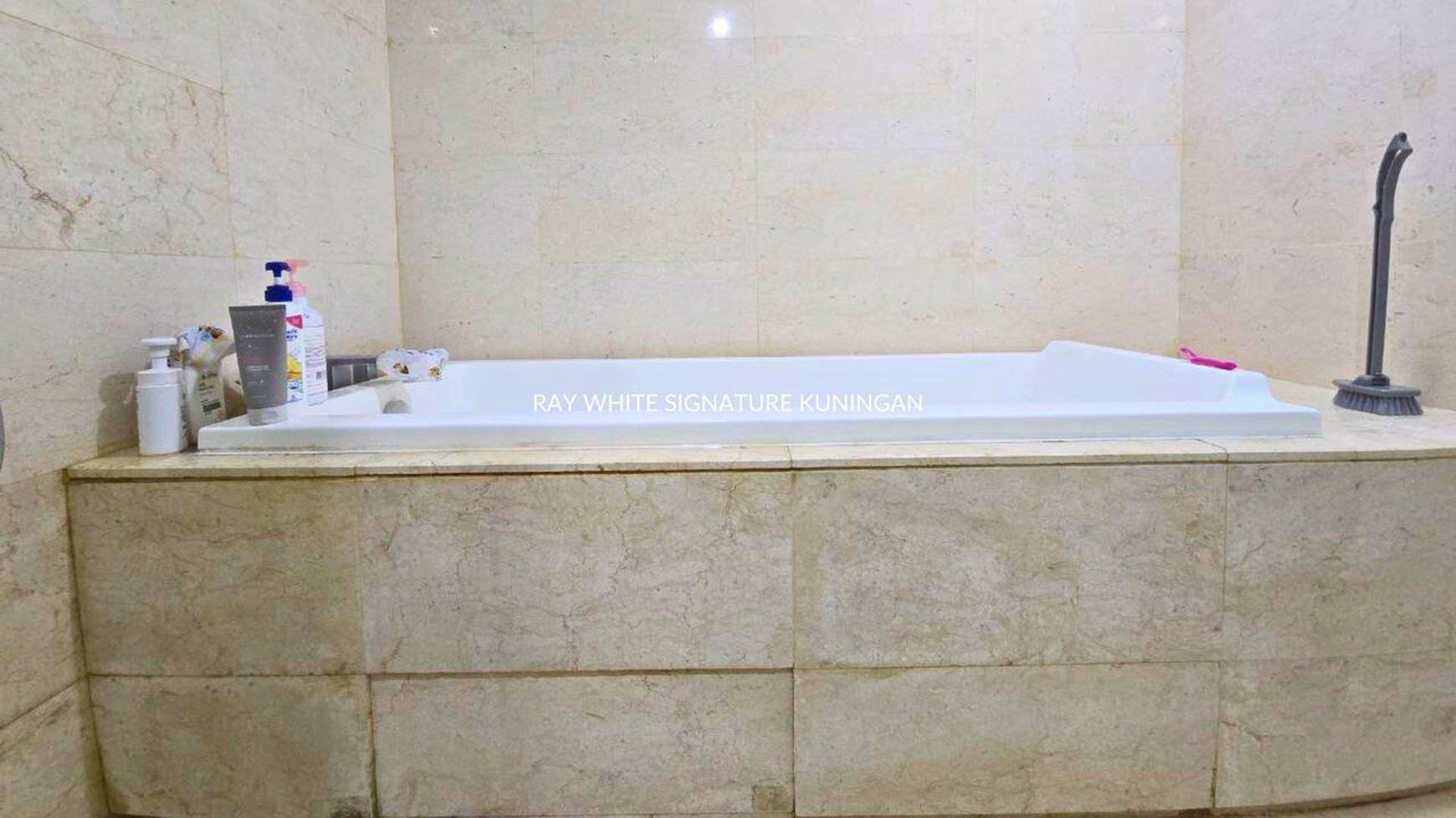 Dijual Apartemen The Orchard Satrio, Ciputra World 2 